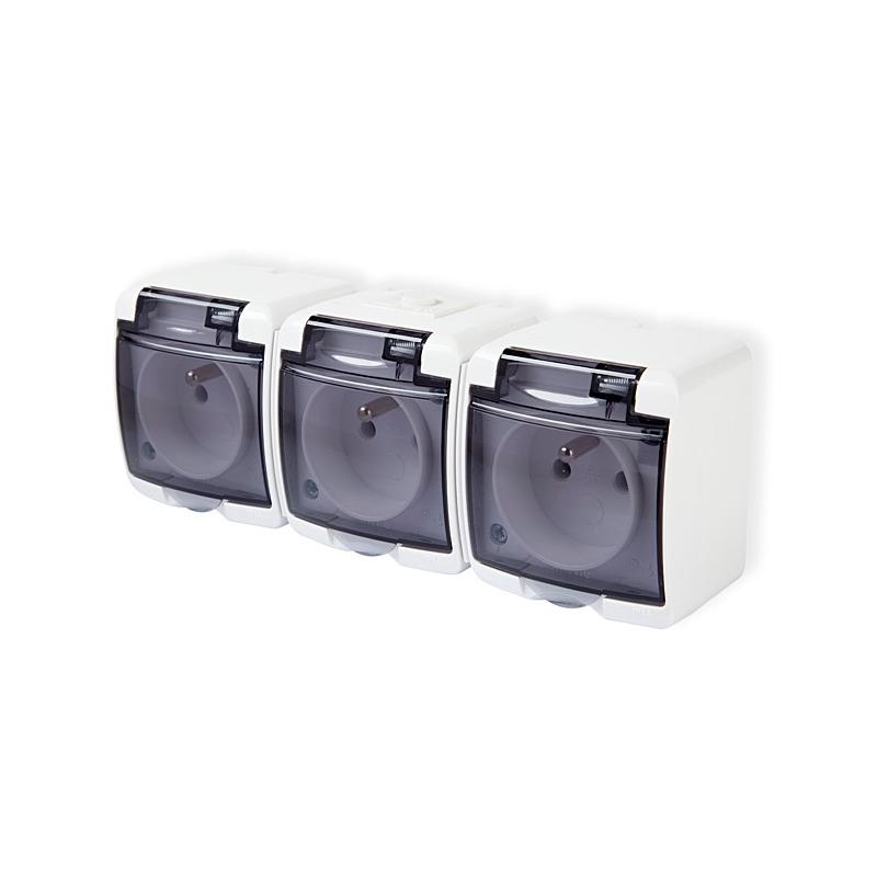 Karlik Junior biały - gniazdo potrójne IP54 - GHE-3d